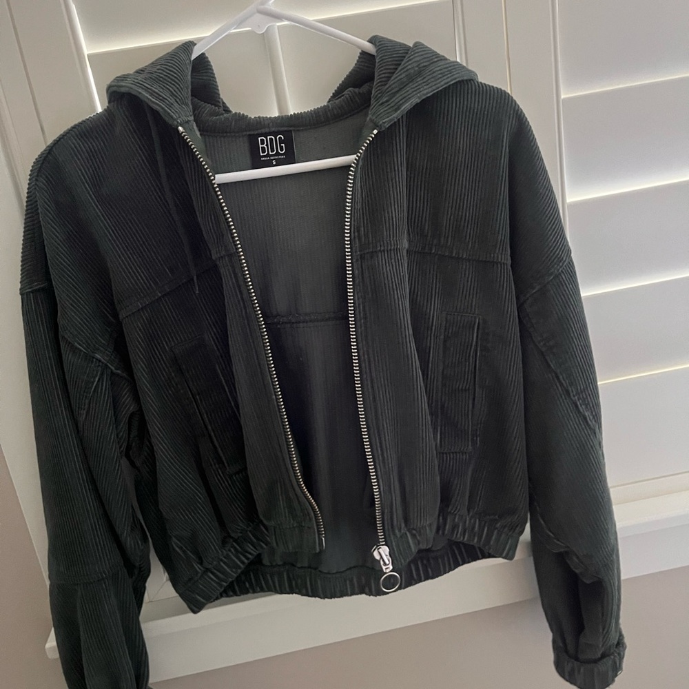 green jacket - Picture 3 of 3